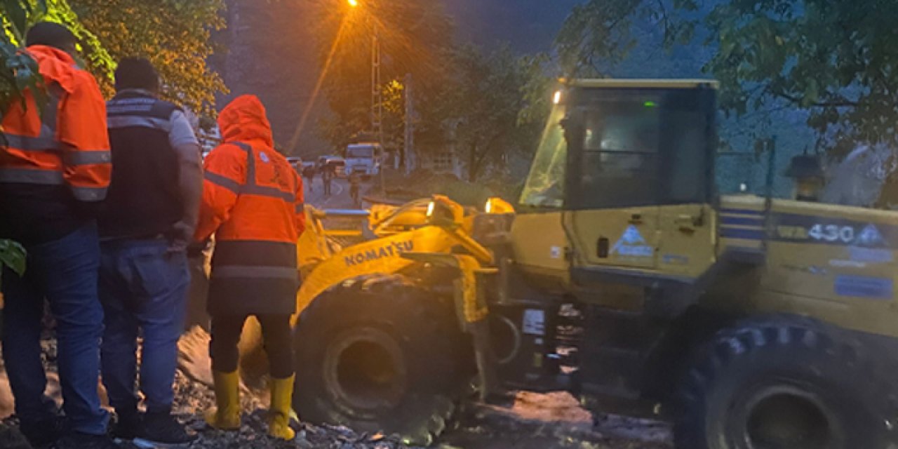 Trabzon'daki heyelan sonrası 2 ev boşaltıldı!