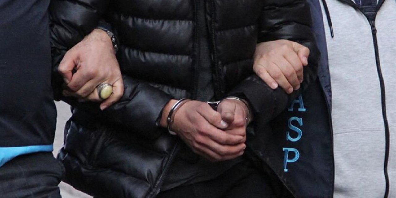 Interpol tarafından kırmızı bültenle aranan 2 zanlı Türkiye'de yakalandı