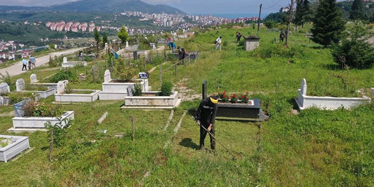 Ordu’da mezarlıklarda bayram temizliği artırıldı