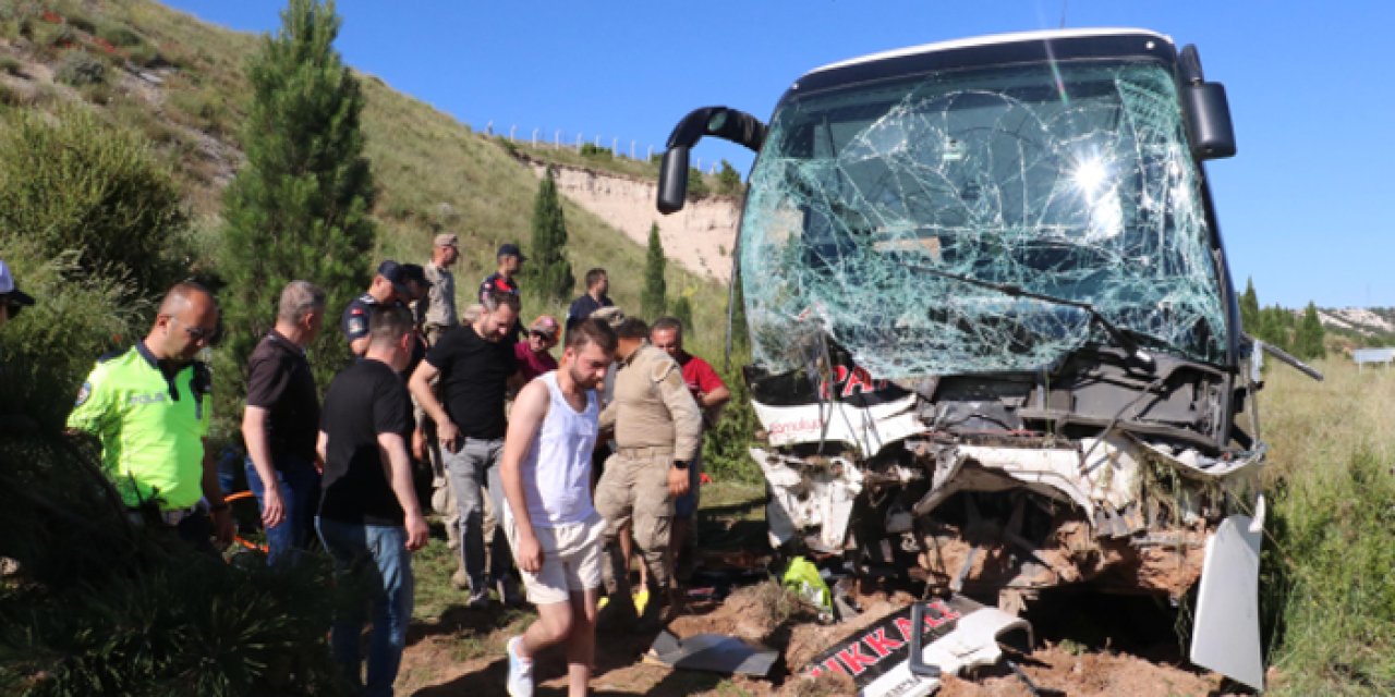 Eskişehir'de yolcu otobüsü araziye uçtu! 35 kişi yaralandı