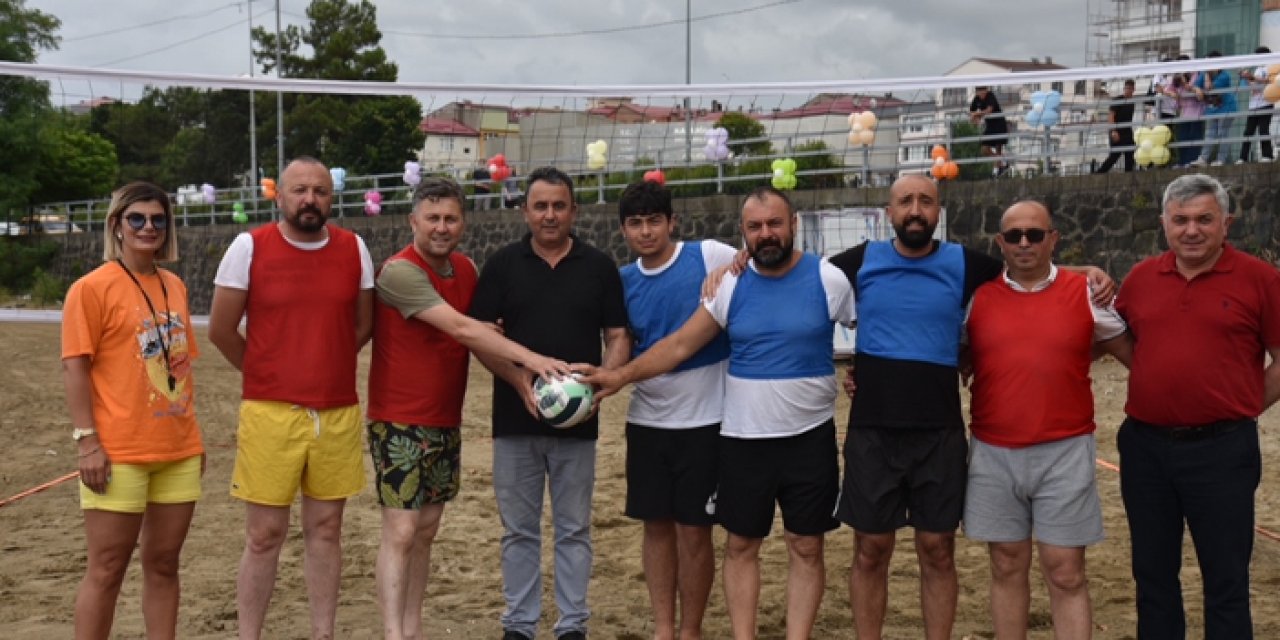 Giresun Espiye'de "1. Plaj Voleybolu Turnuvası" başladı