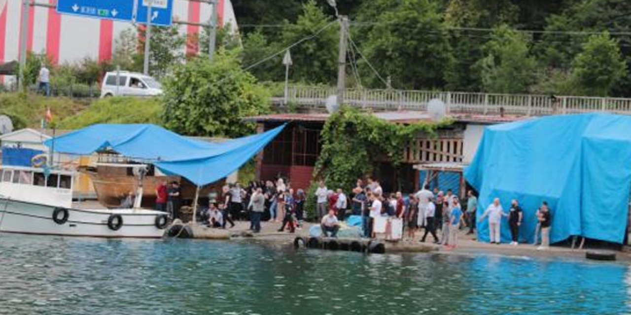 Trabzon'da buraya kadarmış notunu paylaştı! Kayıkla denize açıldı