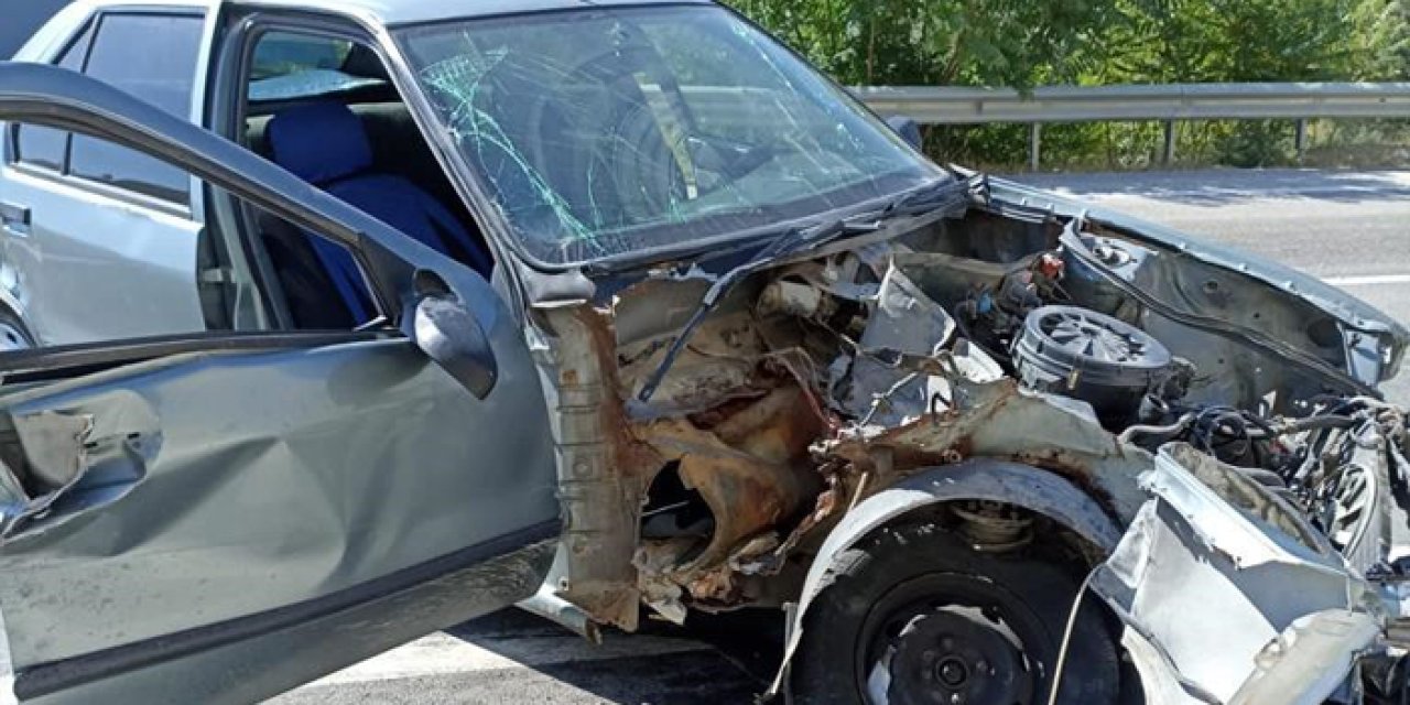 Samsun'da otomobil tıra çarptı! 1 ölü, 1 yaralı