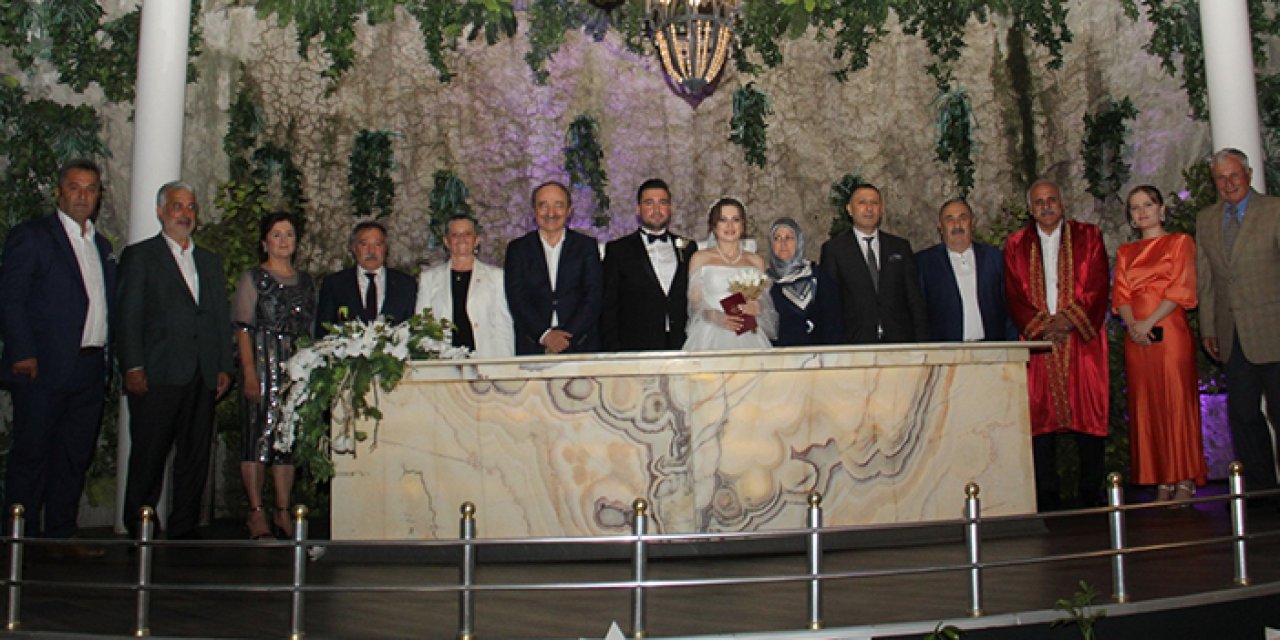 Trabzon siyasetini buluşturan düğün! Mahmutcan Yunusoğlu ile Cemrenur Demir 'evet' dedi