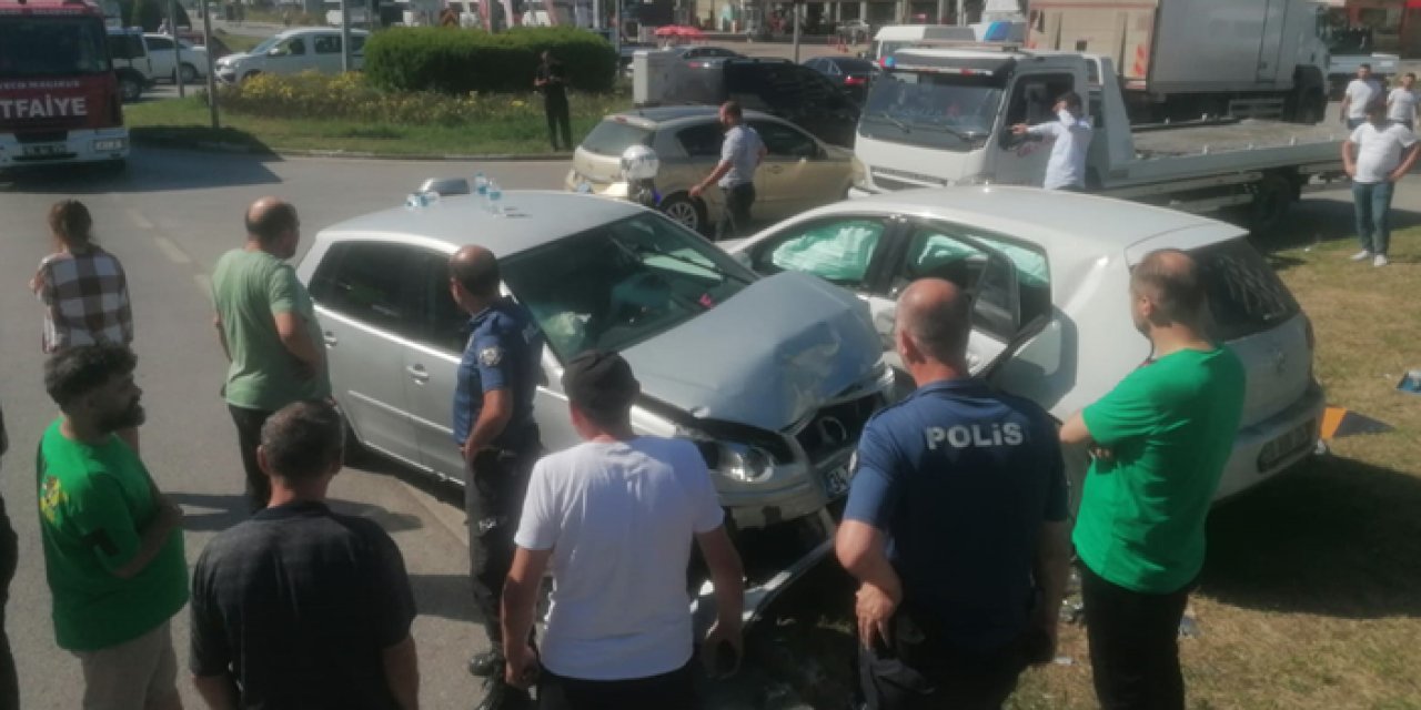 Samsun'da iki otomobil birbirine girdi! 7 yaralı