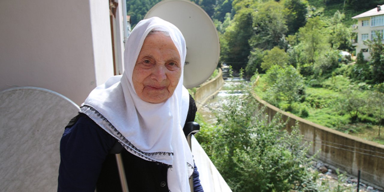 Rizeli kadın 112 yıllık hayatı boyunca ilk kez hastaneye gitti