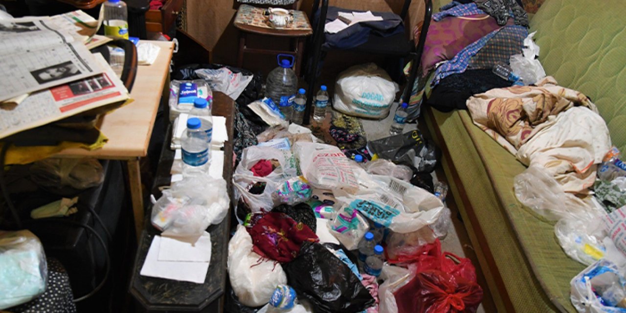Samsun'da 8 yıldır çöp biriktiren kadının evi herkesi şoke etti