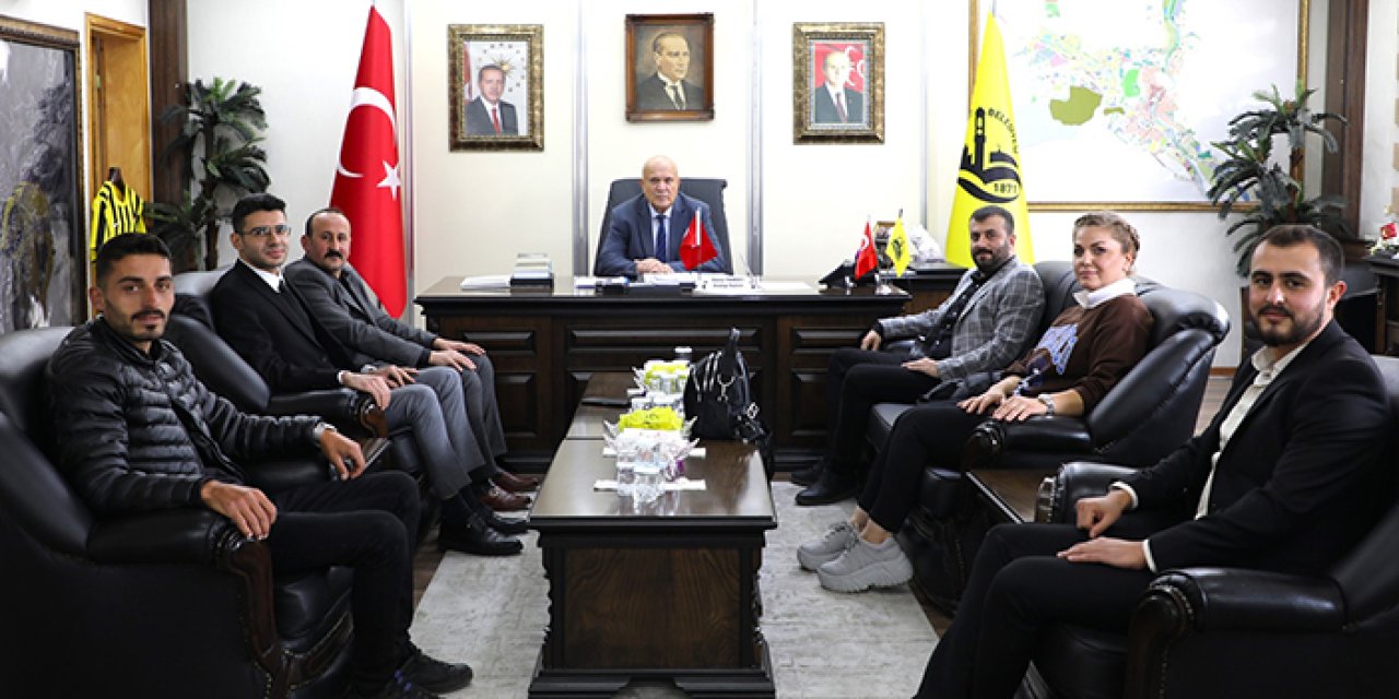 Bayburt'ta MHP'den Başkan Pekmezci'ye ziyaret