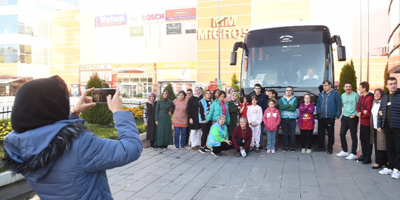 Özel bireyler ve ailelerinin Trabzon yolculuğu başladı
