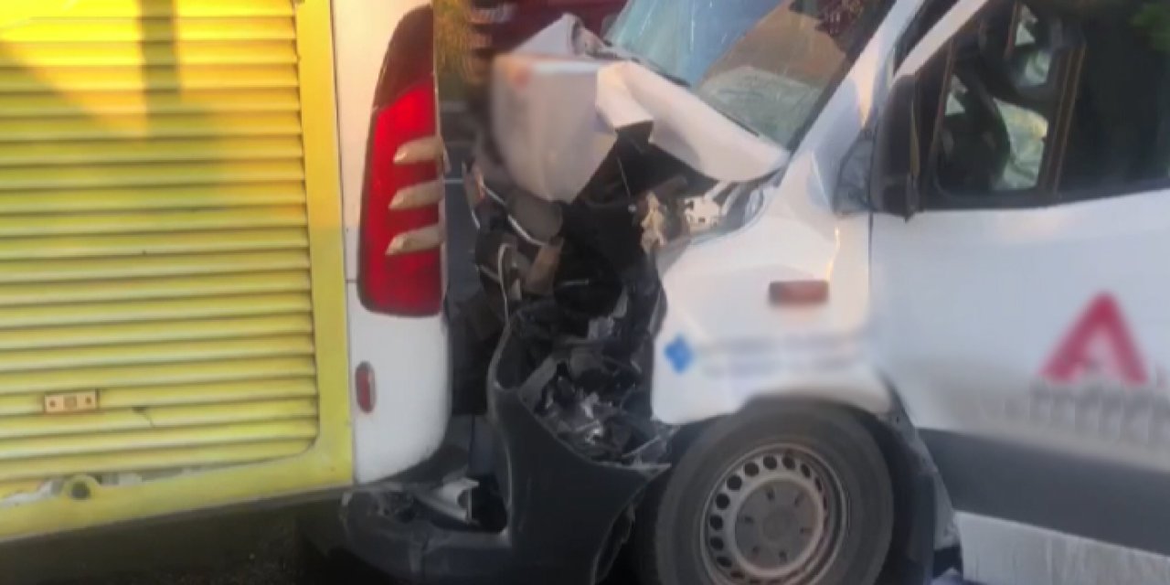 3 otobüs ve 1 minibüs zincirleme kazaya karıştı! 36 yaralı