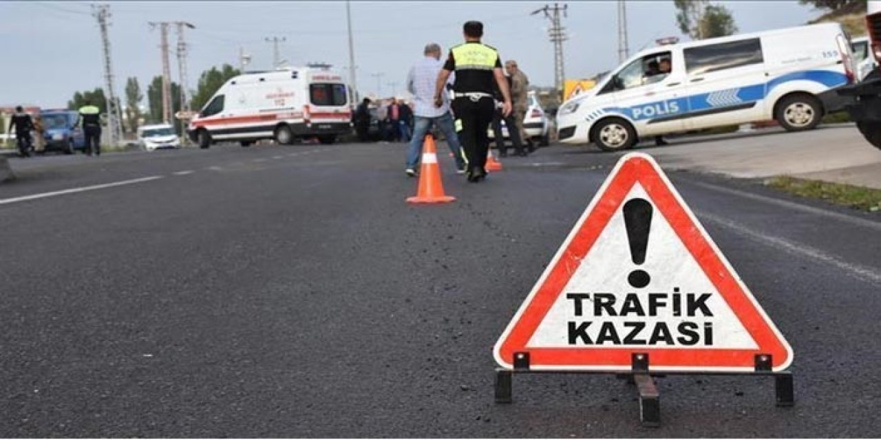 Erzincan'da yabancı plakalı yolcuotobüsü devrildi. 4 ölü