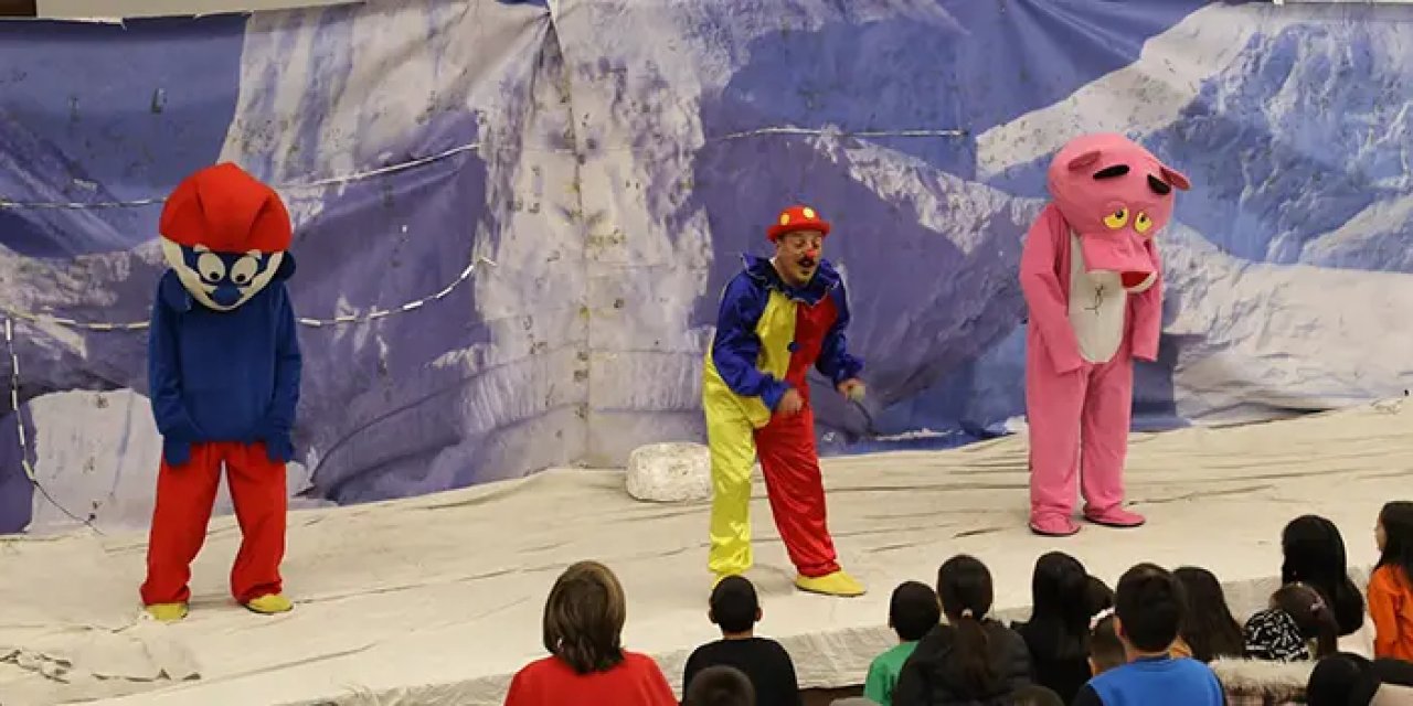 Bayburt’ta çocuklara yönelik tiyatro gösterisi