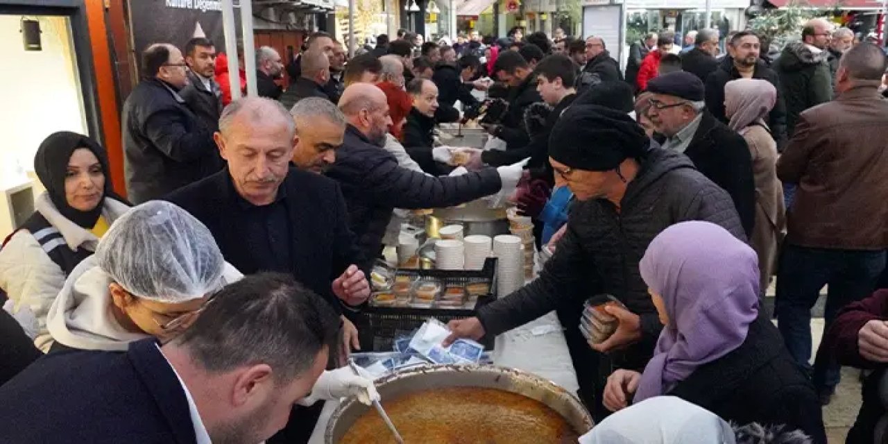 Ordu ve Rize'de 3 bin kişiye karalahana çorbası dağıtıldı!