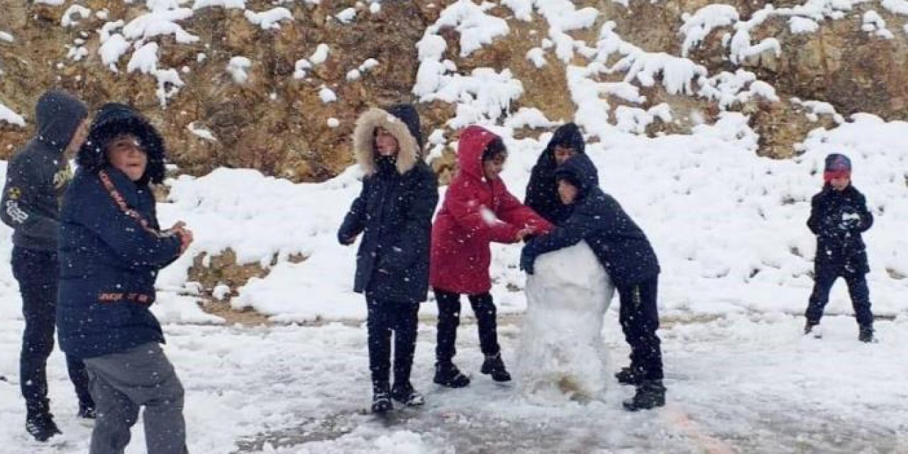 Bayburt'ta kar tatili! Eğitime bir gün ara verildi