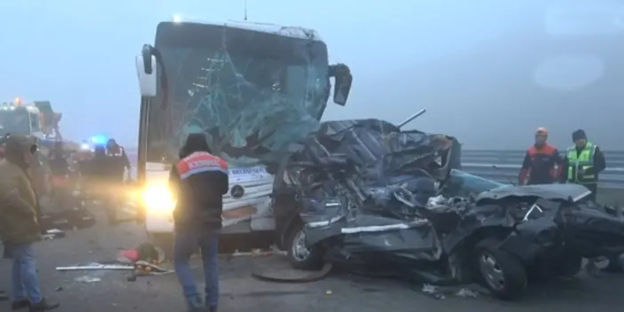 Sakarya'da zincirleme kaza! 3 otobüs 1 tır 7 araç - 10 ölü 59 yaralı
