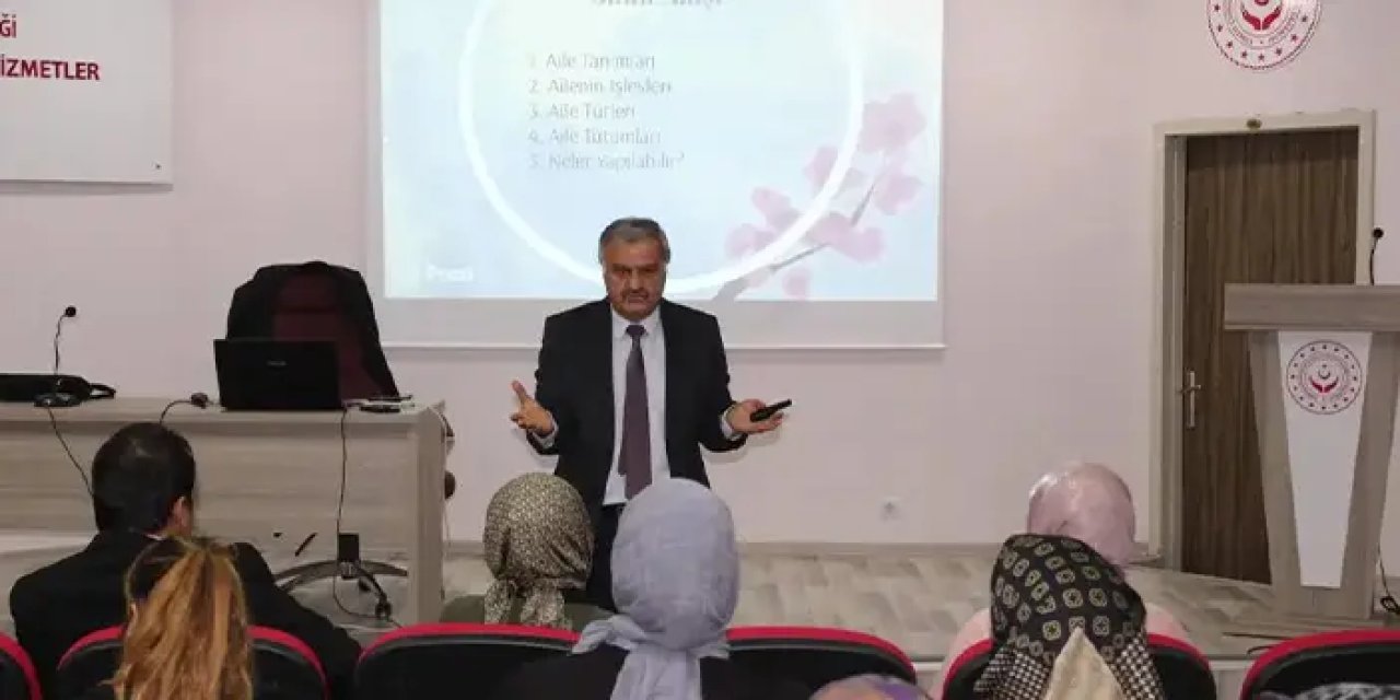 Bayburt'ta 'Aile Söyleşileri' programı düzenlendi