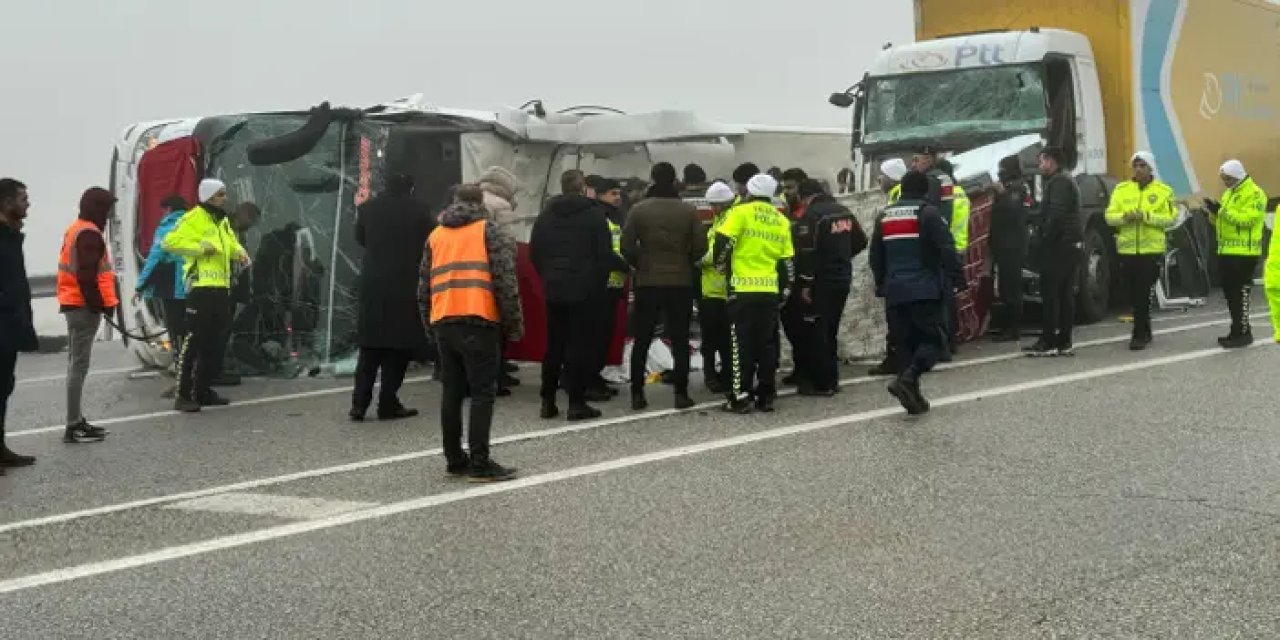Malatya'da trafik kazası! Yolcu otobüsü devrildi! Ölü ve yaralılar var