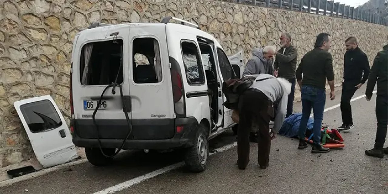 Kontrolden çıkan araç istinat duvarına çarptı! 6 kişi yaralandı