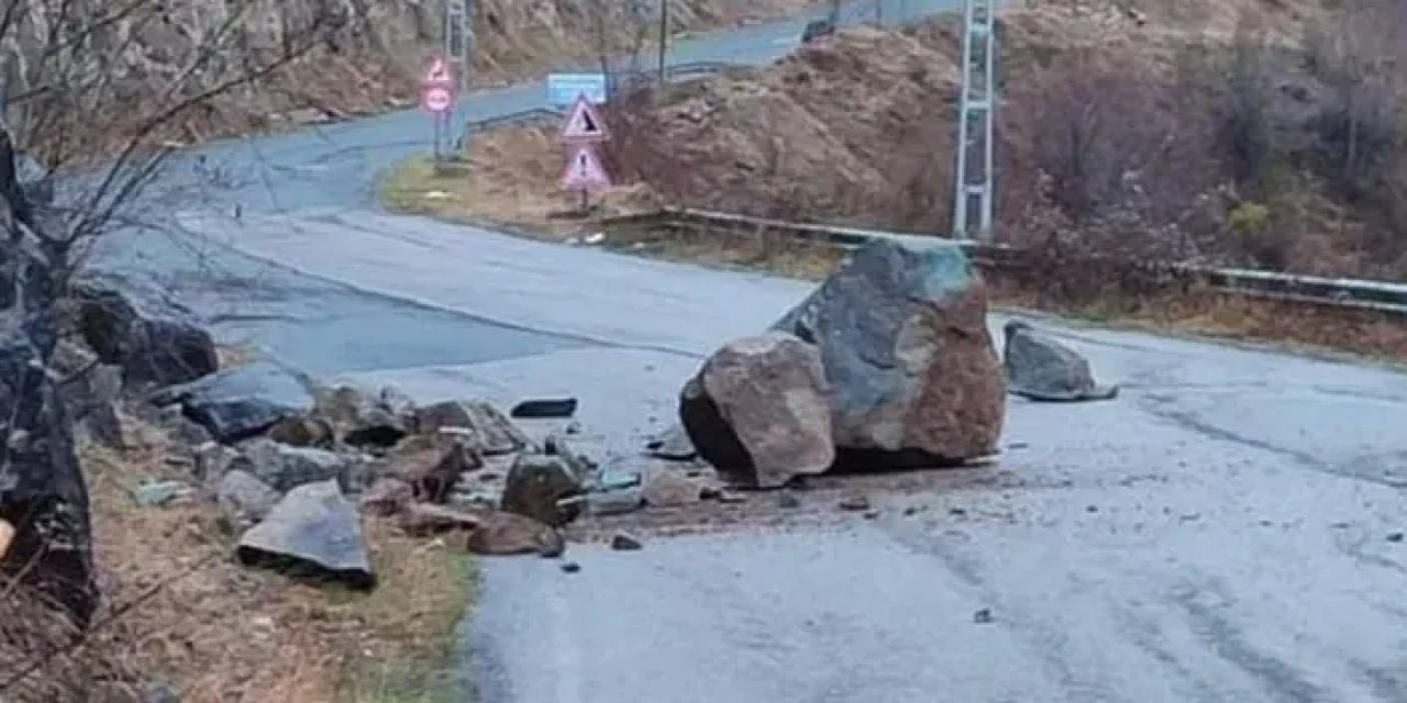 Trabzon Maçka’da heyelan! Kayalar yolu kapattı