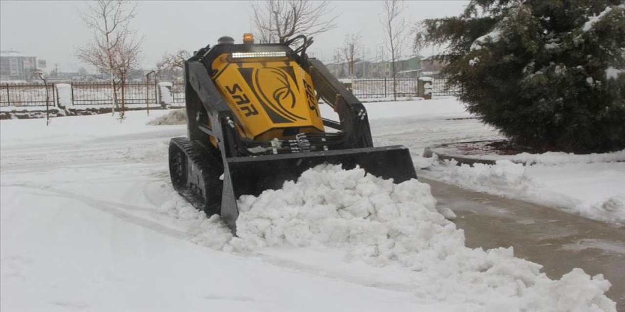 Ardahan'da kar nedeniyle kapanan 207 yol ulaşıma açıldı