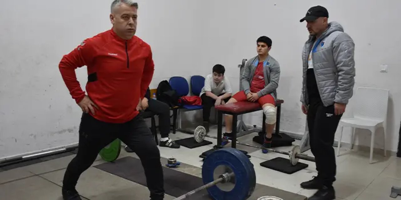 Trabzon'da görme engelli halterci şampiyonluk için mücadele ediyor