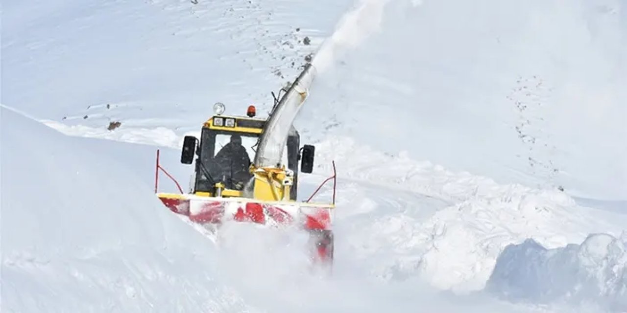Kar etkili oldu! Giresun ve Rize'de 36 köy yolu ulaşıma kapandı