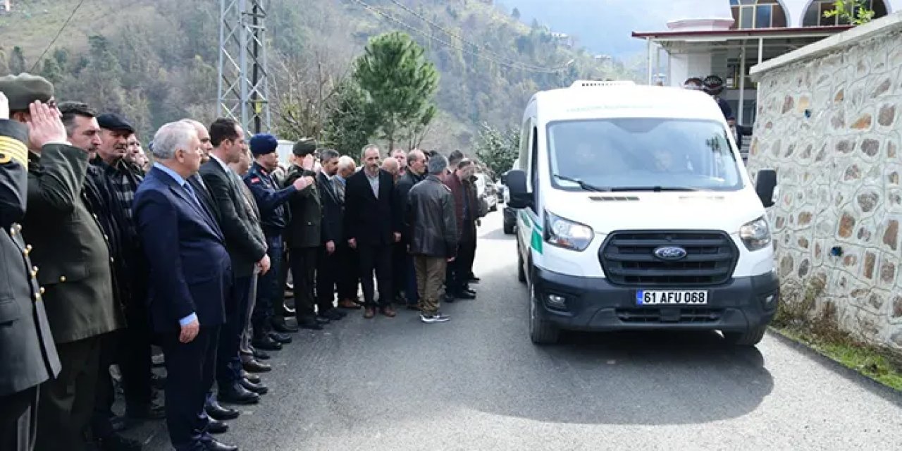 Trabzon'da Kıbrıs gazisi Ahmet Kırcı son yolculuğuna uğurlandı