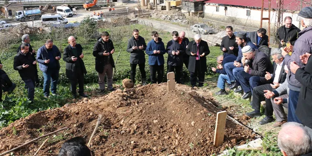 Trabzon'da vefat eden öğretmen Eser Aytekin son yolculuğuna uğurlandı