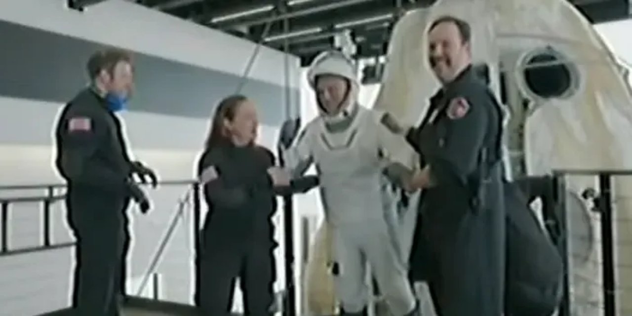 Türkiye'nin ilk astronotu Alper Gezeravcı dünyaya indi