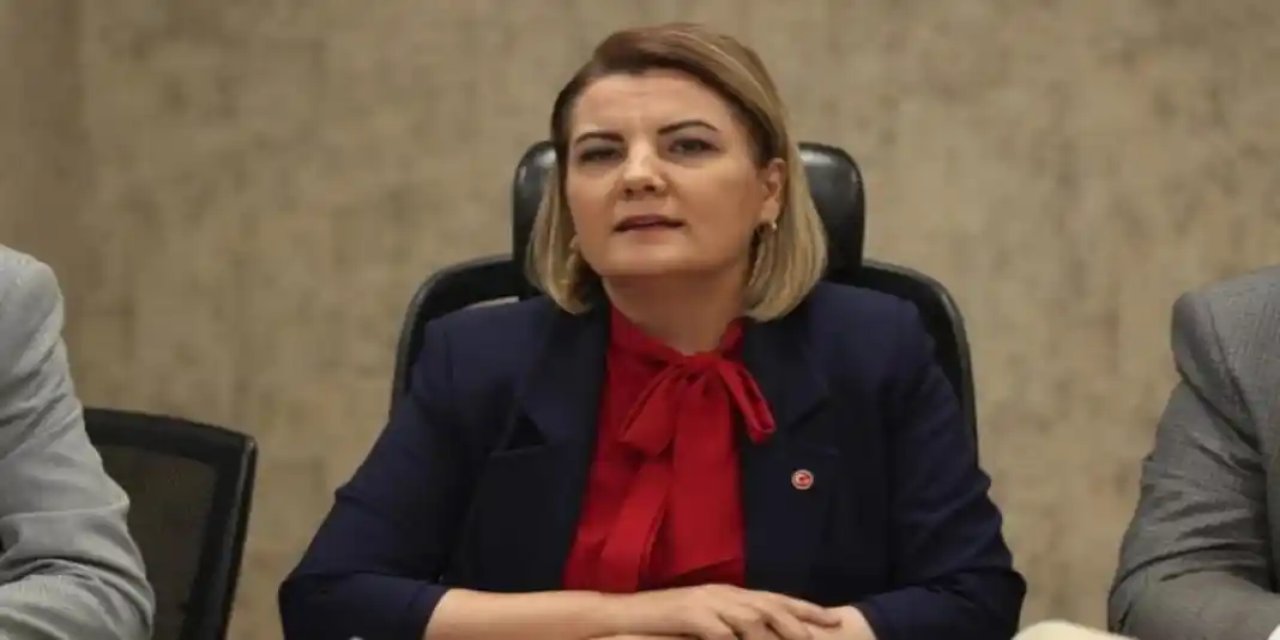 İzmit Belediye Başkanı Fatma Kaplan Hürriyet adaylıktan çekildi! Fatma Kaplan Hürriyet kimdir?