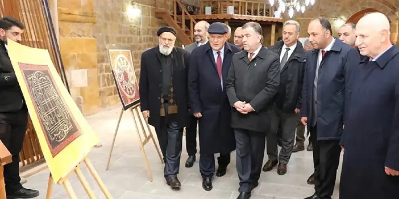 Bayburt'ta Tarihi Taşhan'da 'Hat Sergisi' açıldı