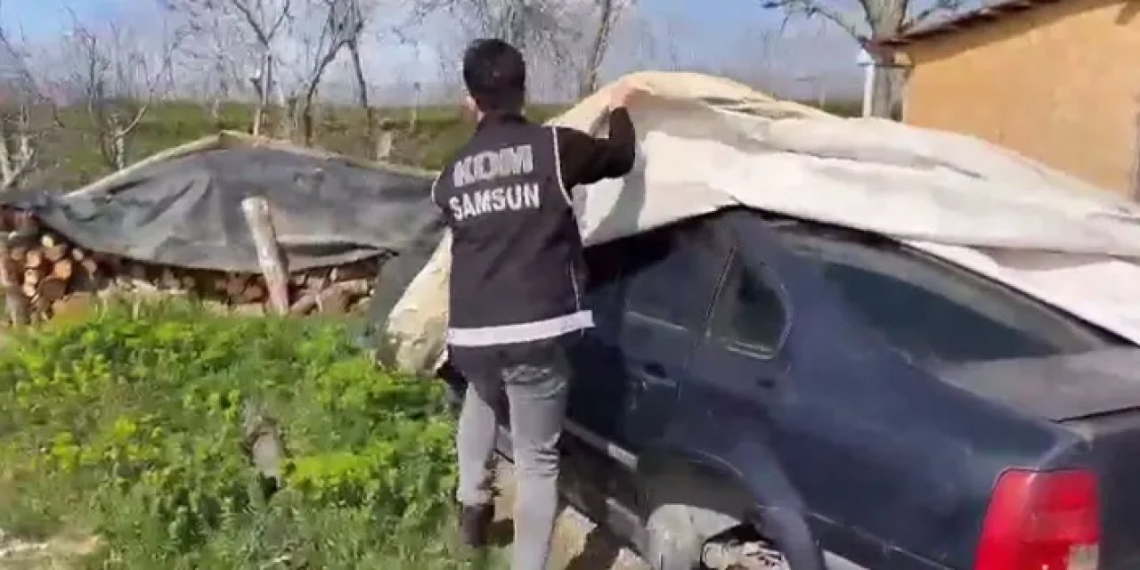 Samsun'da gümrük kaçağı iki otomobil ele geçirildi