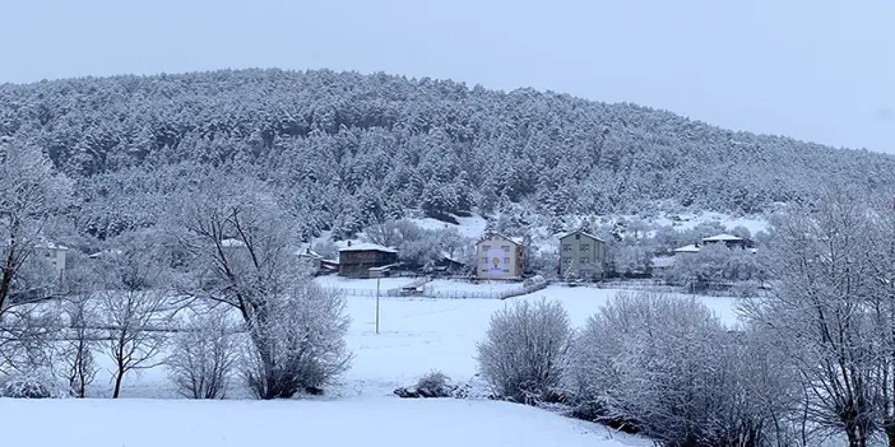 Karabük'te kar yağışı etkili oldu! Yüksek esimler beyaza büründü