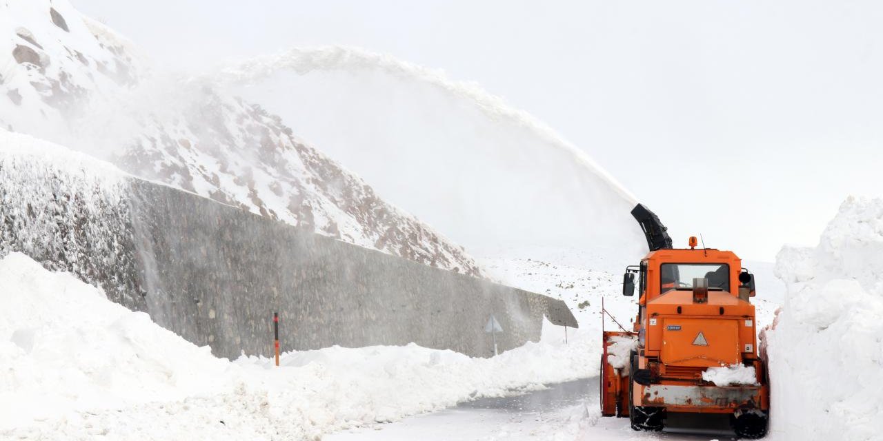 Giresun'da kar nedeniyle kapanan yollar ulaşıma açıldı