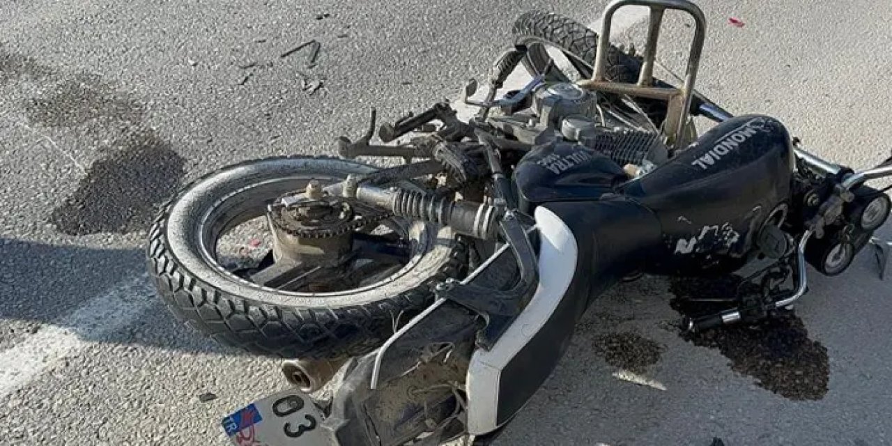 Afyonkarahisar'da otomobil ile motosiklet çarpıştı! Motosiklet sürücüsü ağır yaralı