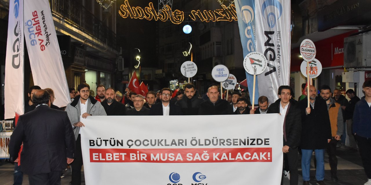 Trabzon'da teravih sonrası Filistin'e destek yürüyüşü