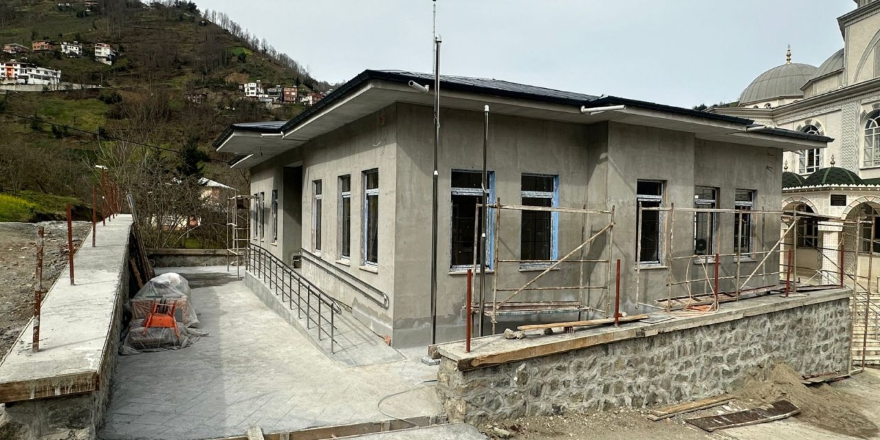 Trabzon'da üç ilçede sağlık tesisi inşaat çalışmaları sürüyor
