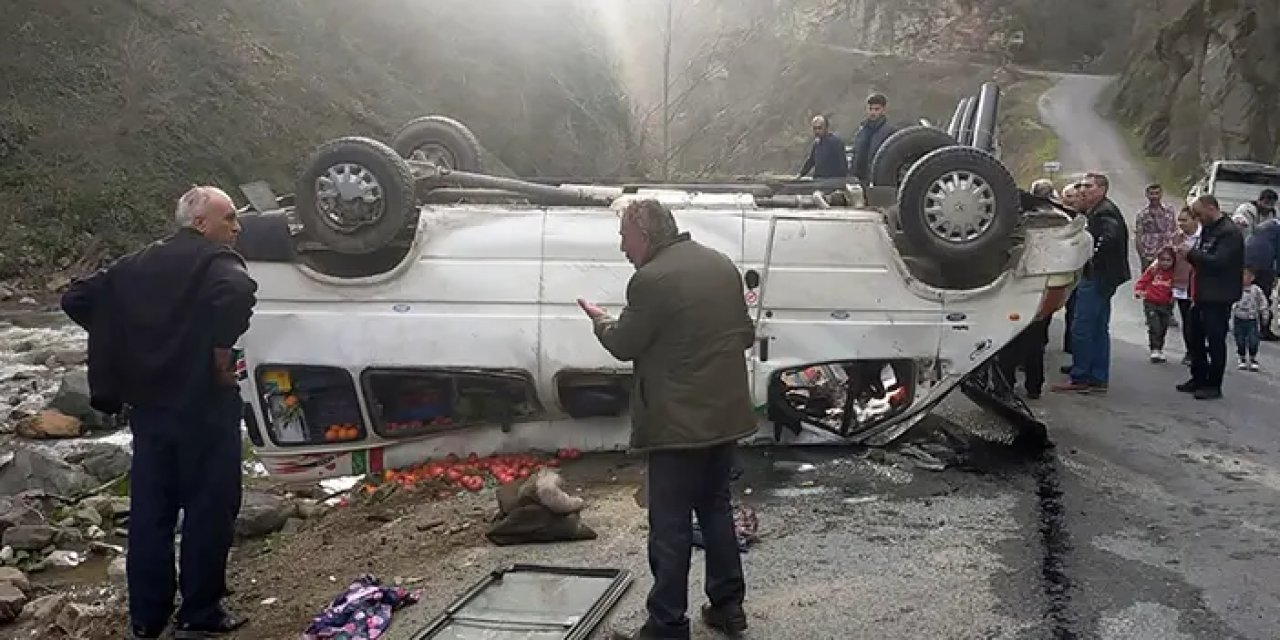 Giresun'da minibüs devrildi! 4 kişi yaralandı