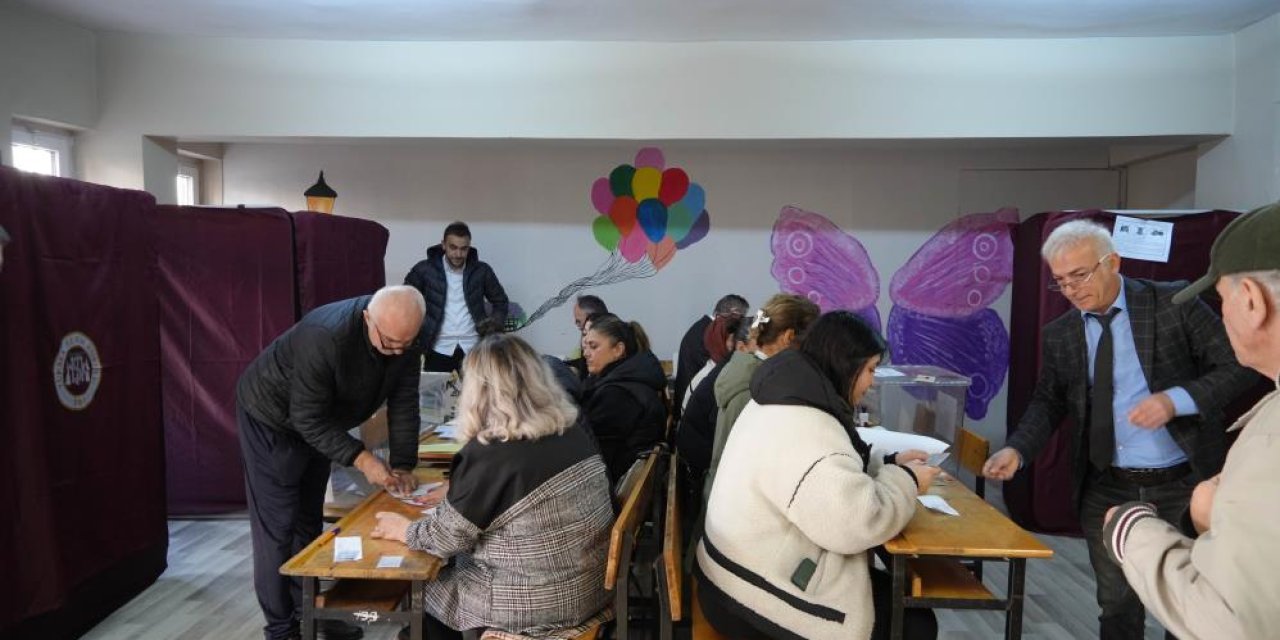 Samsun'da oy kullanma işlemi başladı! 1 milyon 38 bin 991 kişi oy kullanacak