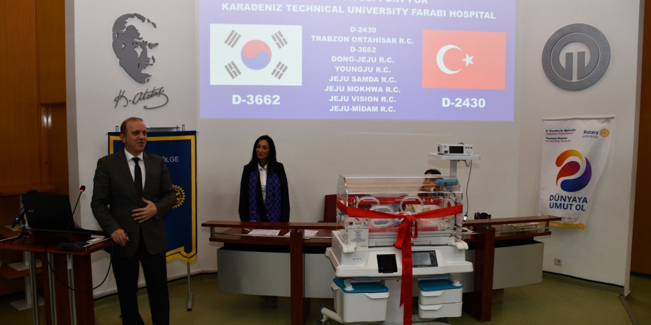 Kore Cumhuriyeti Rotary Kulübü Trabzon'daki hastaneye 6 kuvöz bağışlandı