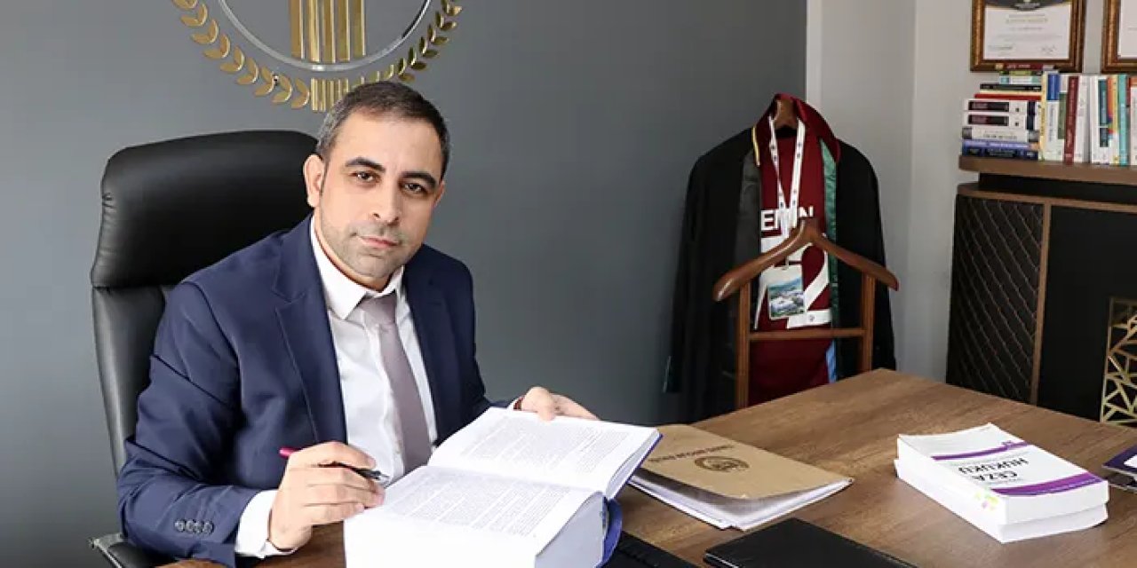Trabzon'da mübaşir olarak işe başladığı adliyede avukatlık yapıyor