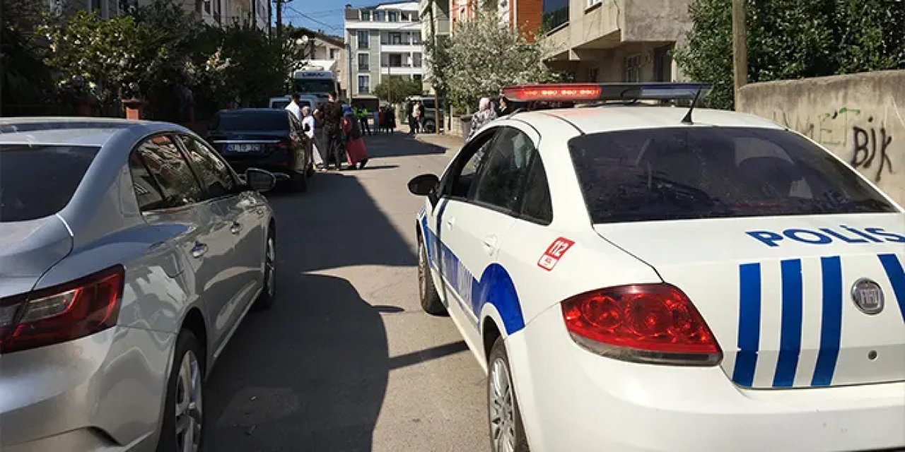 Kocaeli'de otomobil 7 yaşındaki çocuğa çarpıp kaçtı