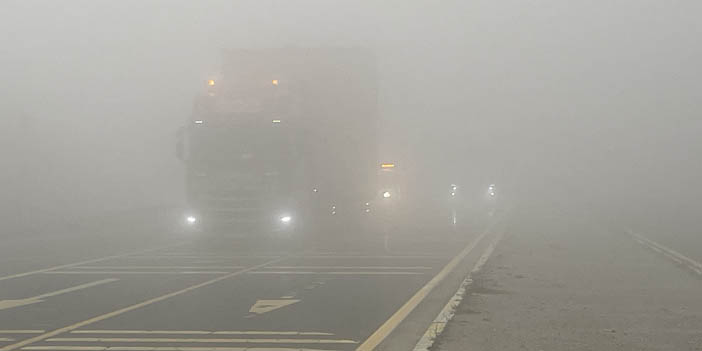 Bolu Dağı'nda sis ve sağanak etkili oldu! Sürücüler zor anlar yaşadı