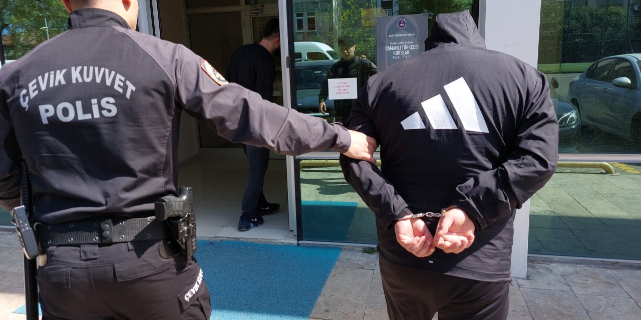 Samsun'da üzerinde uyuşturucu madde ve tarih eser bulunan 2 kişi tutuklandı