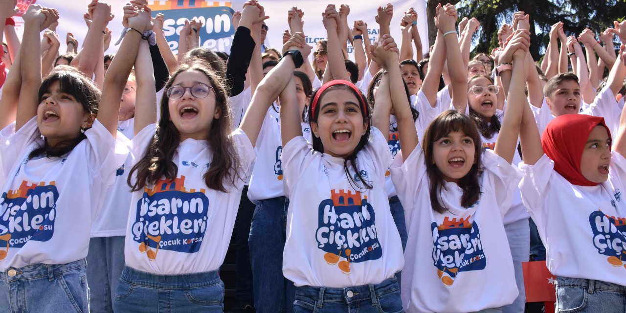 Trabzon'dan ilkokul öğrencileri konser verdi