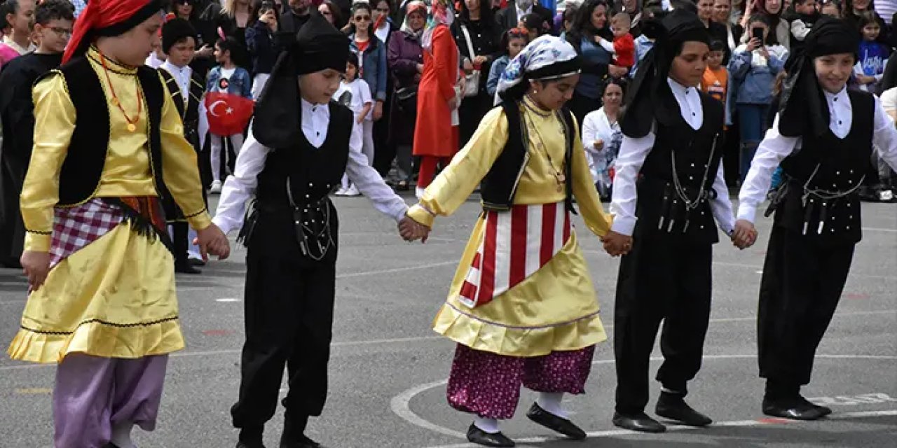 Trabzon ve çevre illerde 23 Nisan Ulusal Egemenlik ve Çocuk Bayramı kutlandı