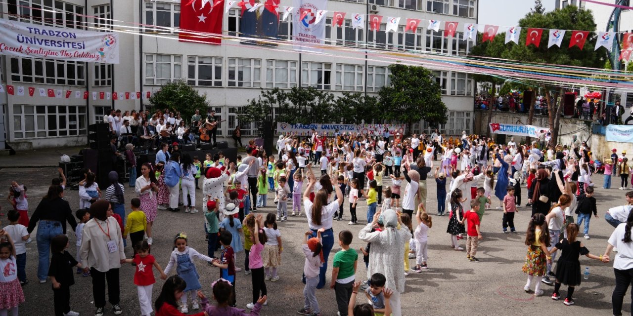 Trabzon Üniversitesi’nde 23 Nisan coşkusu