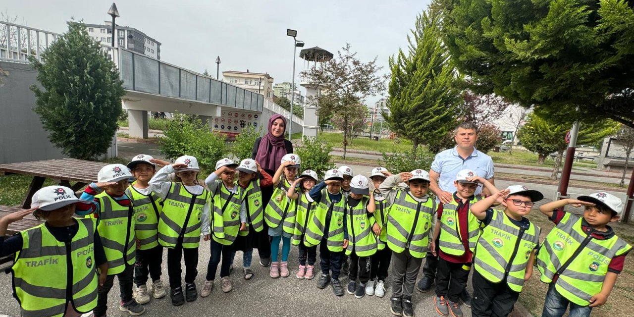 Samsun'da minik öğrenciler trafik bilinci için eğitimi