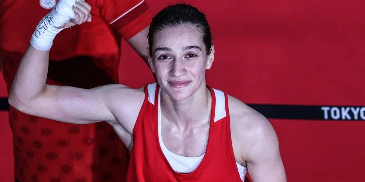 Trabzonlu milli boksör Buse Naz Çakıroğlu 3. kez Avrupa Şampiyonu