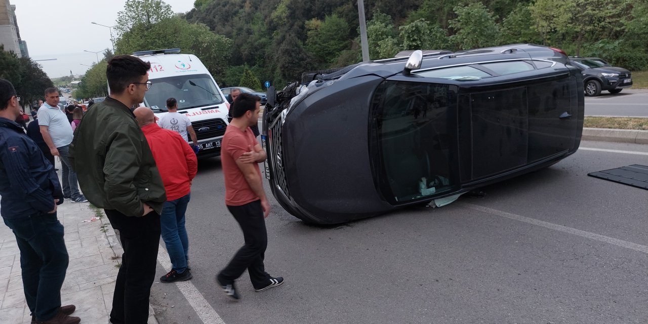 Samsun'da iki otomobil çarpıştı! 2 yaralı